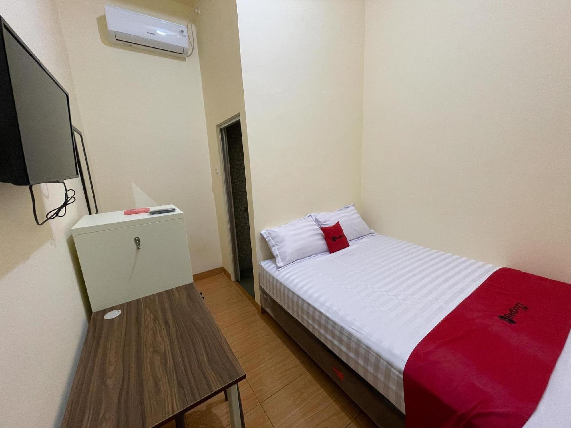Reddoorz At Ramelau Near Ap Pettarani Hotel Makassar