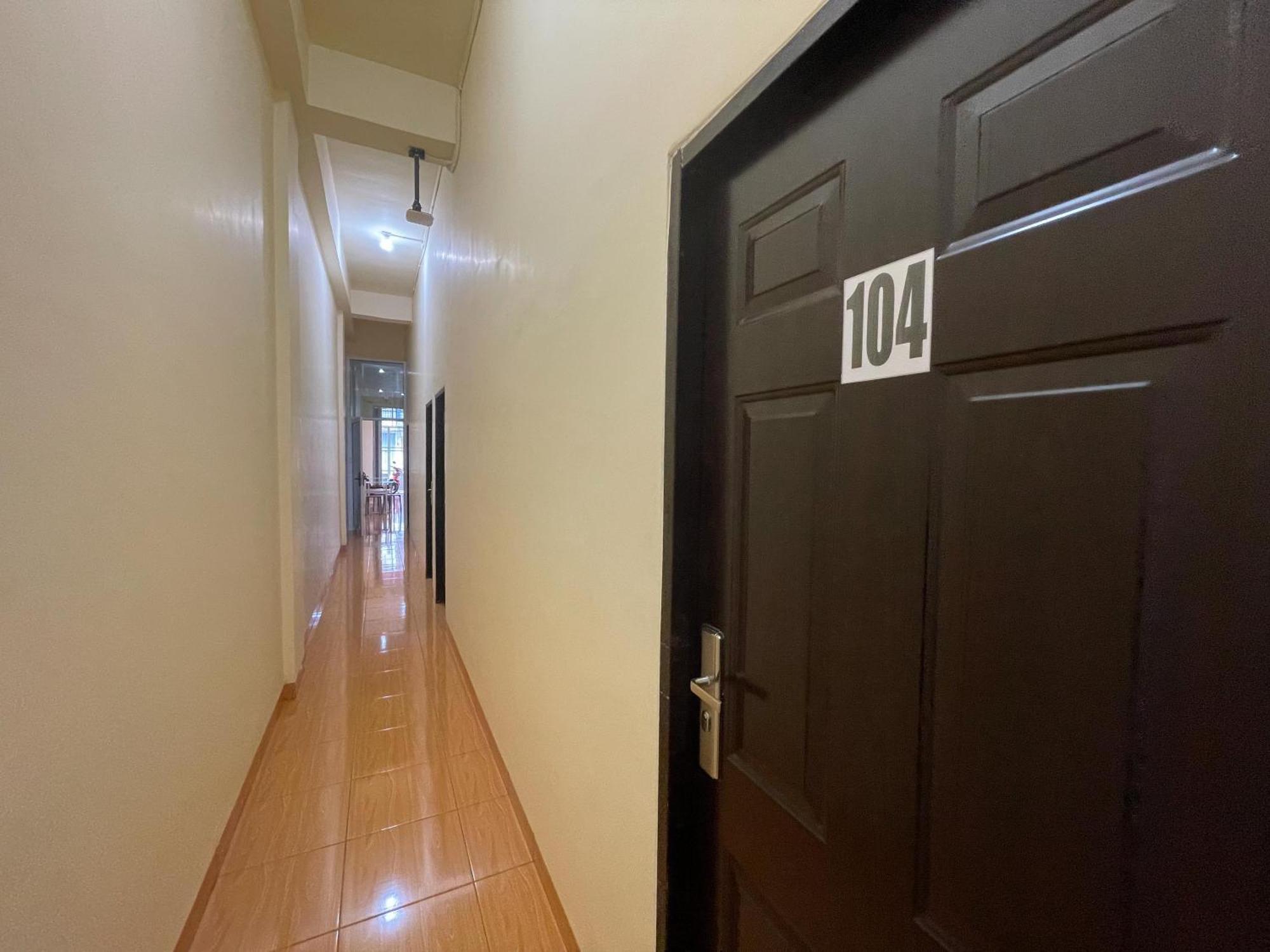 Hotel Reddoorz At Ramelau Near Ap Pettarani 2*
