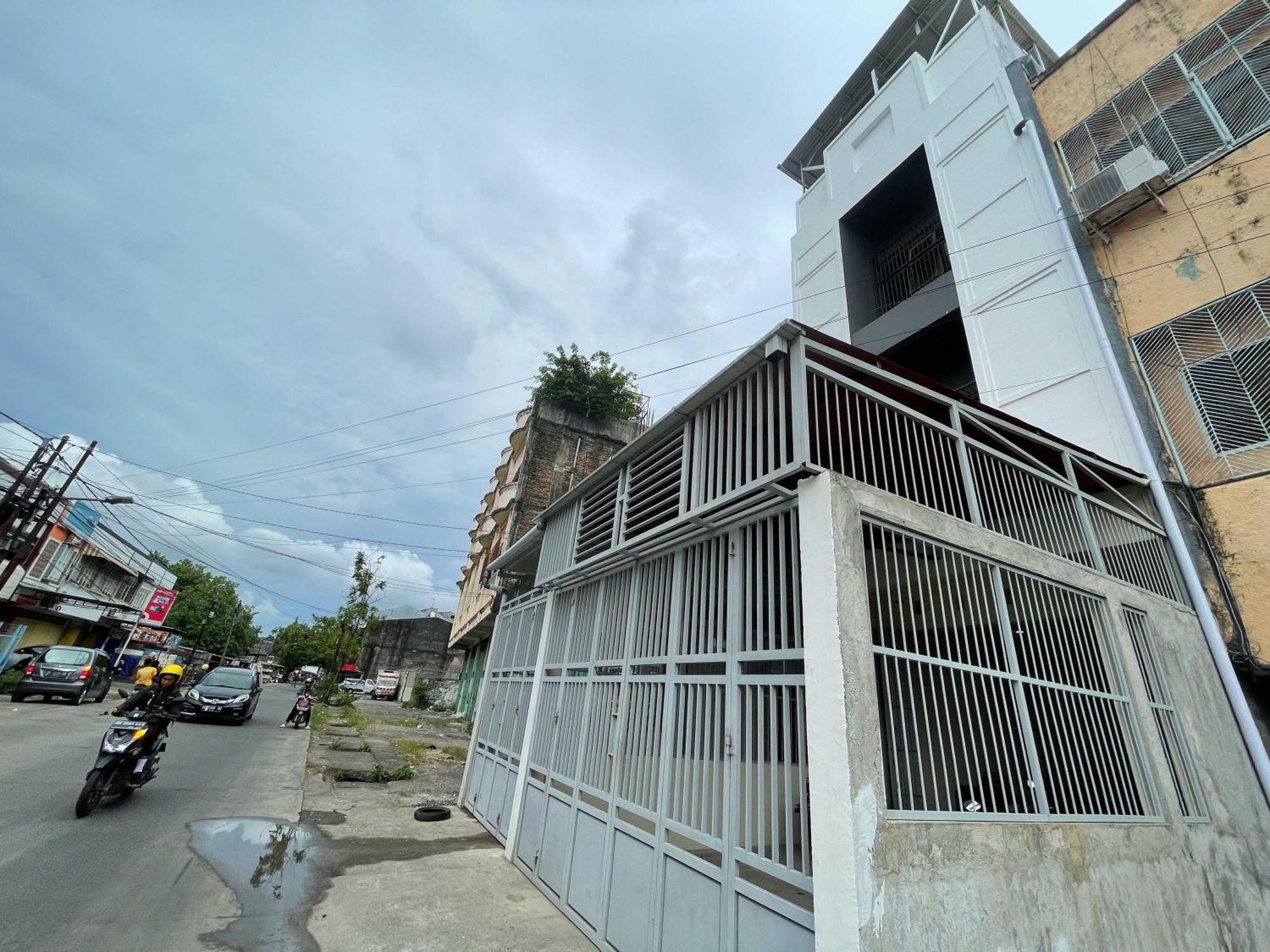Hotel Reddoorz At Ramelau Near Ap Pettarani Makassar