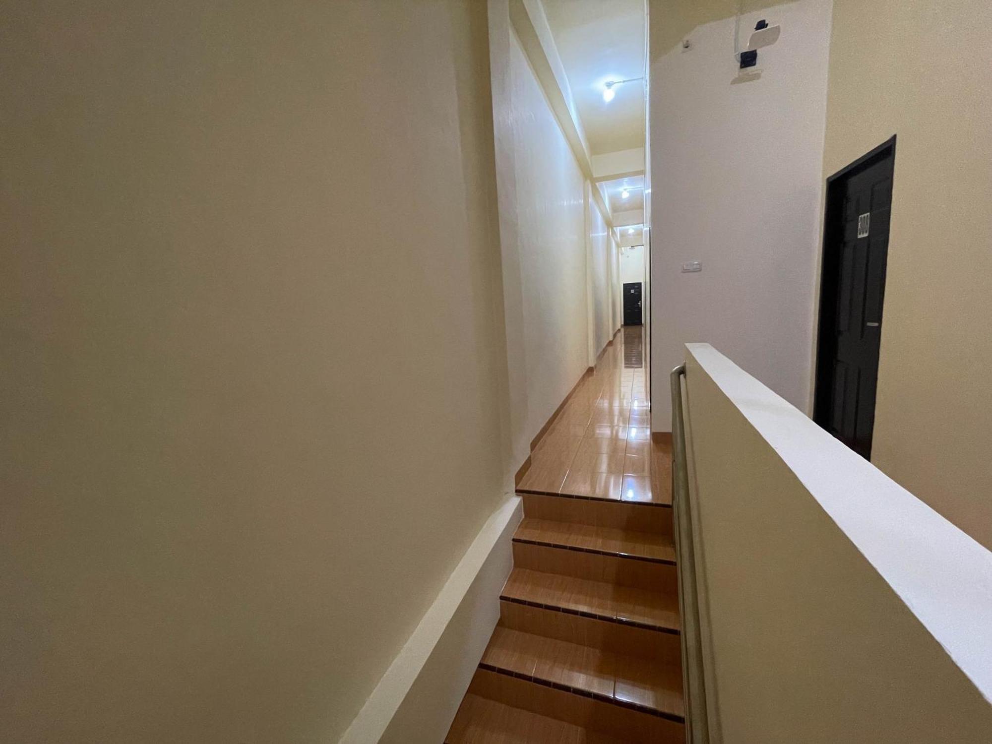 Hotel Reddoorz At Ramelau Near Ap Pettarani