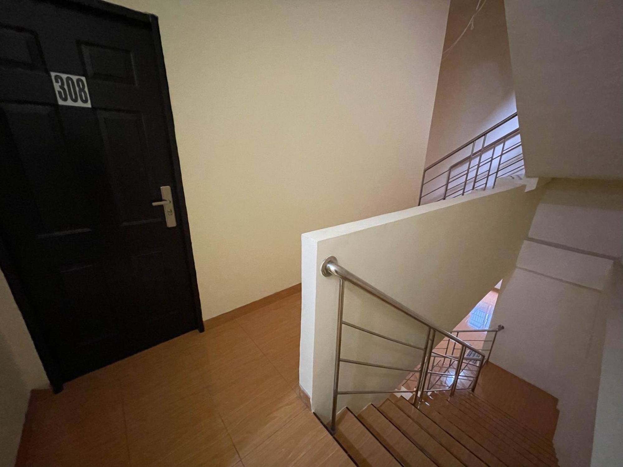 Hotel Reddoorz At Ramelau Near Ap Pettarani Makassar