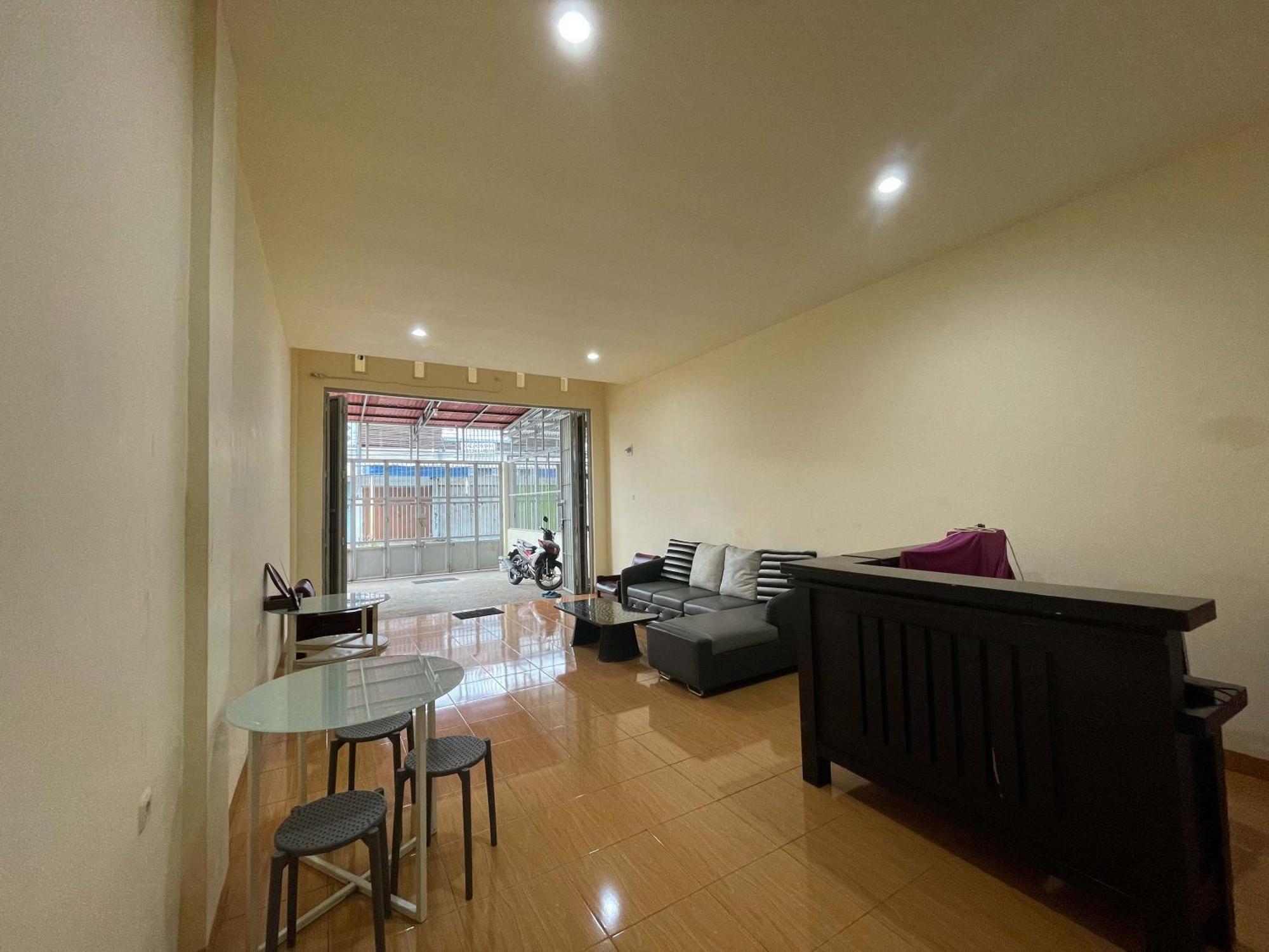 Hotel Reddoorz At Ramelau Near Ap Pettarani 2*