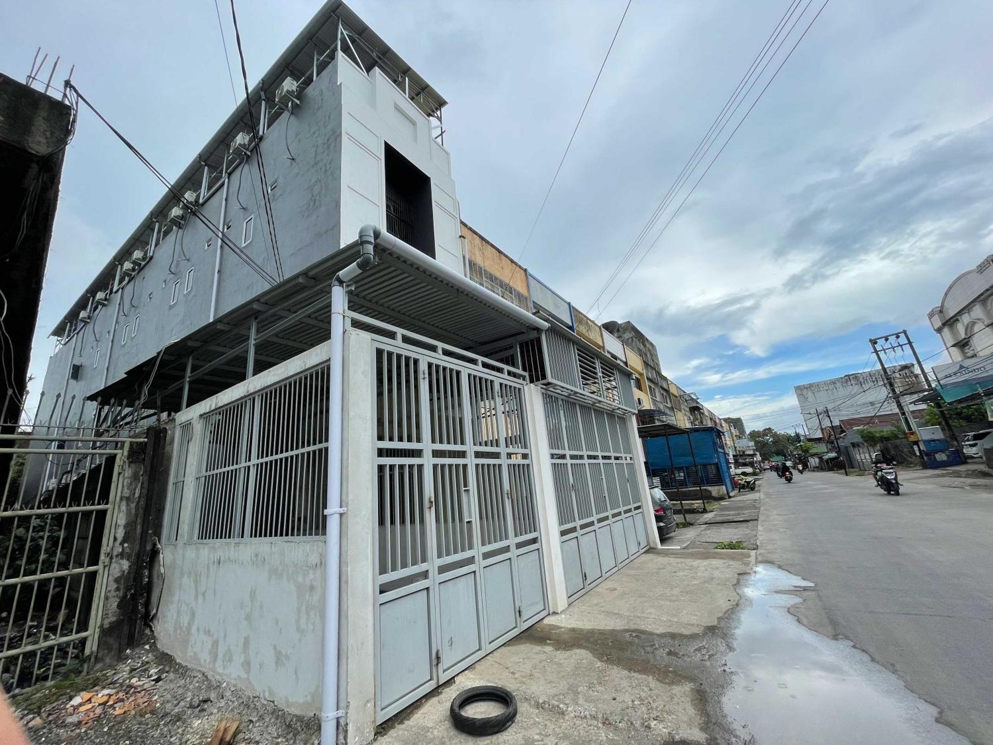 Hotel Reddoorz At Ramelau Near Ap Pettarani 2*